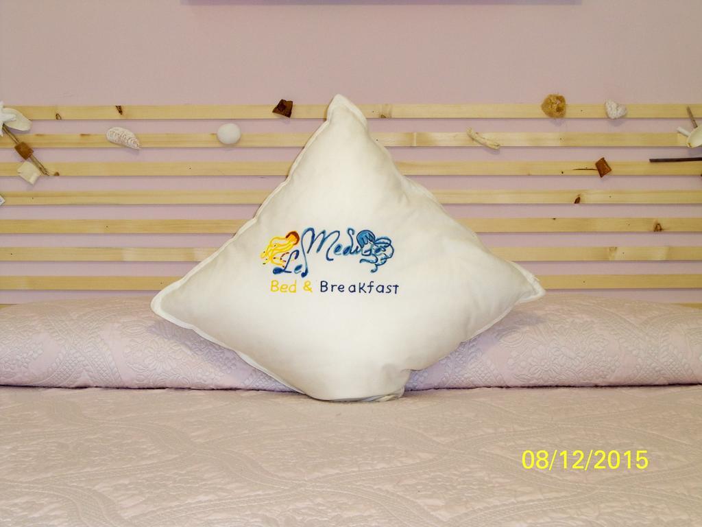 B&B Le Meduse Fiumicino Habitación foto